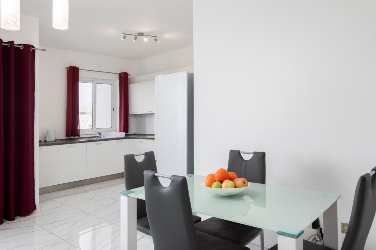 Sea View Apartment 2 Bedrooms 2 Bathrooms, 2 Minutes Away From The Sea Saint Julian's Exterior photo