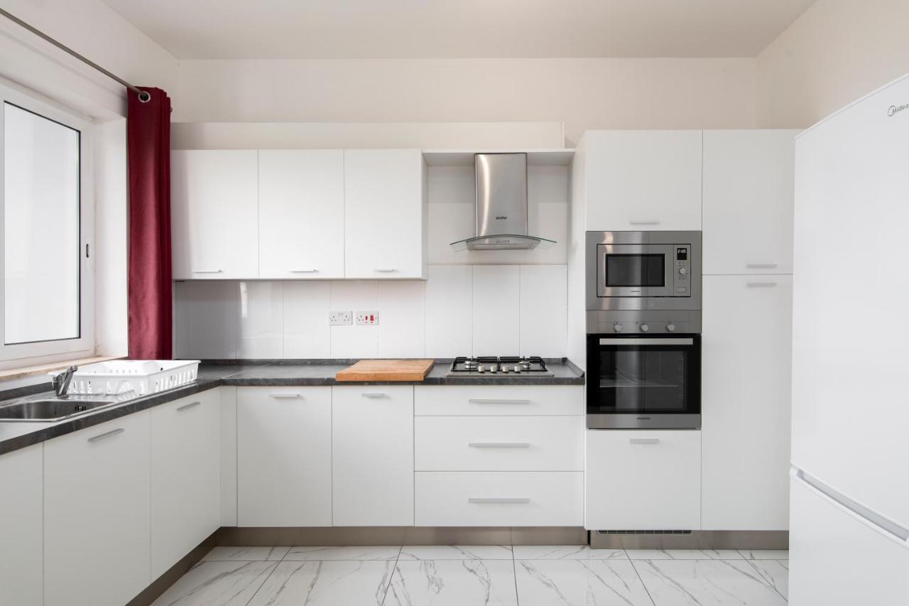 Sea View Apartment 2 Bedrooms 2 Bathrooms, 2 Minutes Away From The Sea Saint Julian's Exterior photo