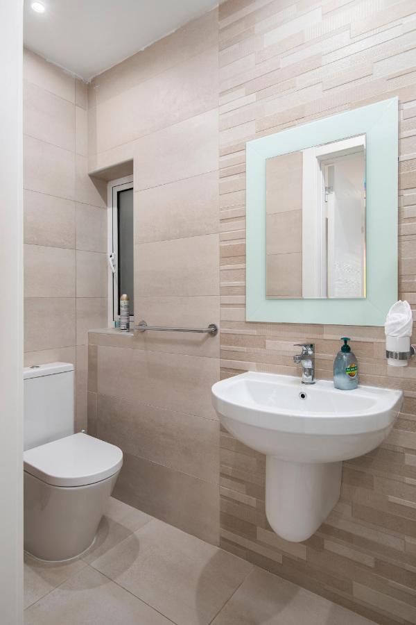 Sea View Apartment 2 Bedrooms 2 Bathrooms, 2 Minutes Away From The Sea Saint Julian's Exterior photo