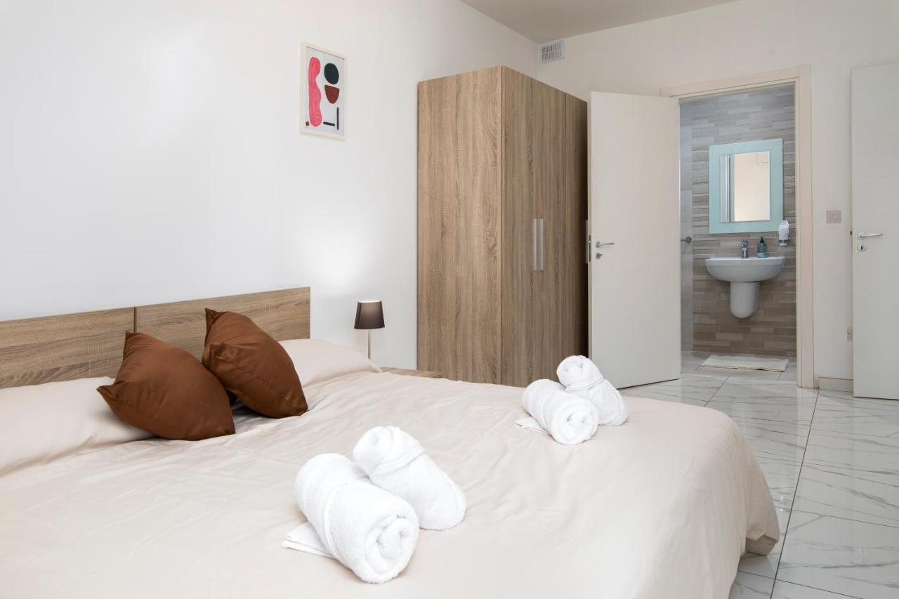 Sea View Apartment 2 Bedrooms 2 Bathrooms, 2 Minutes Away From The Sea Saint Julian's Exterior photo